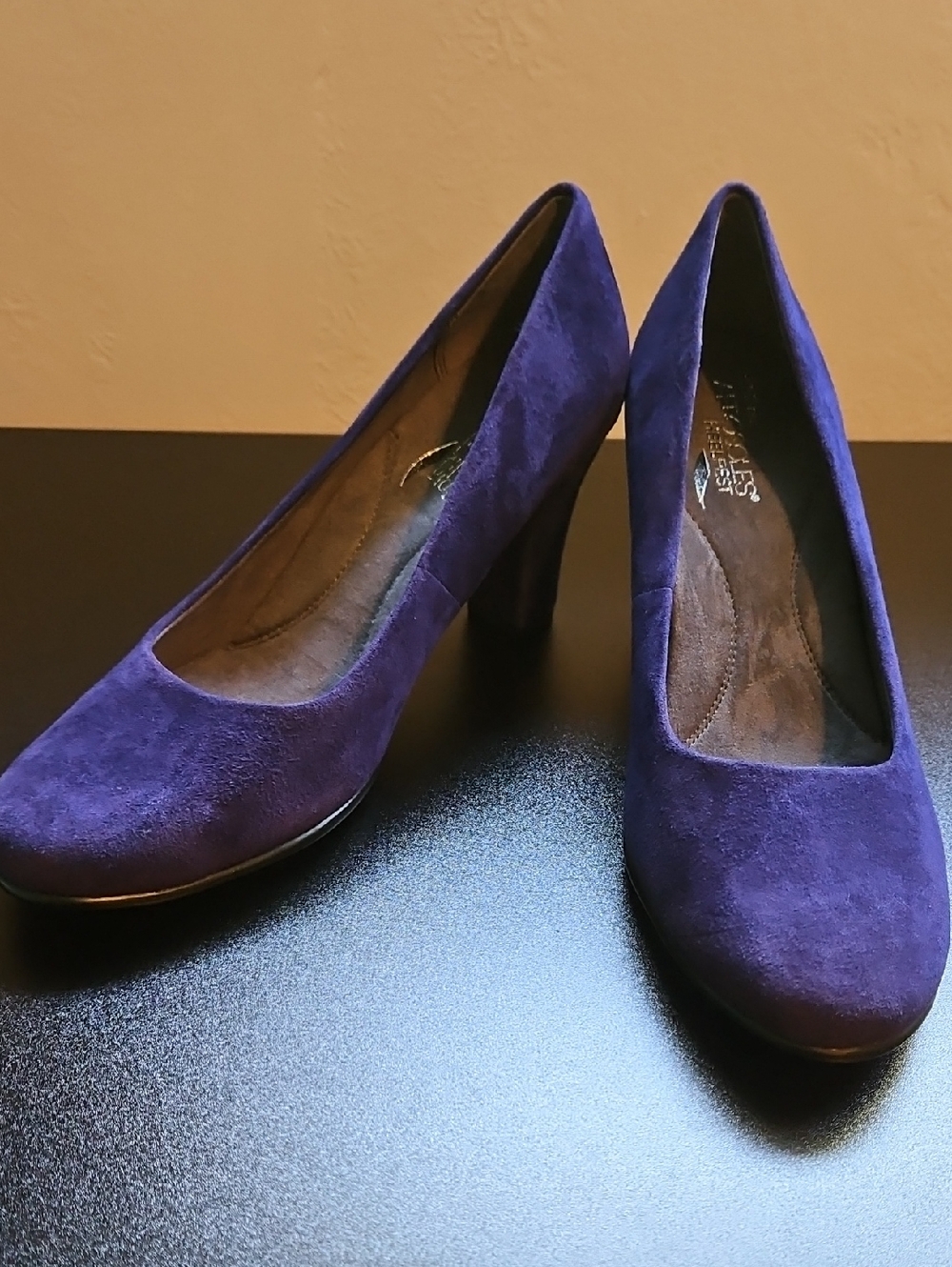AEROSOLES Purple Suede Pumps